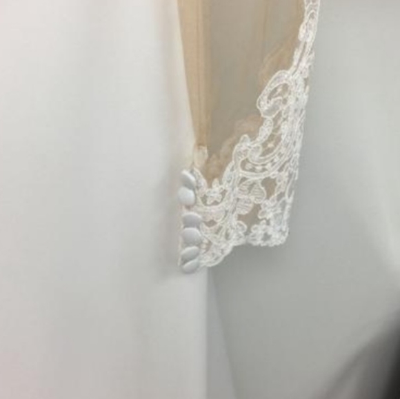 Gorgeous Wedding Gown, NEW, never worn, stored in garment bag! - Picture 8 of 16